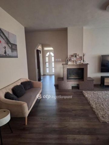 Eladó téglalakás, Fehérgyarmaton 65 M Ft, 3 szobás