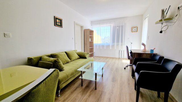 Kiadó téglalakás, albérlet, Pécsett, Lotz Károly utcában