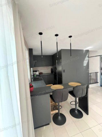 Eladó ikerház, Sopronban 129.9 M Ft, 3 szobás