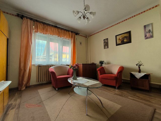 Eladó ikerház, Szegeden 4.95 M Ft, 3 szobás