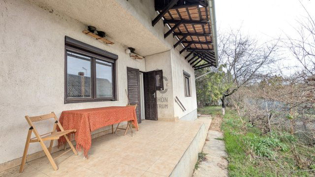 Eladó nyaraló, Balatonkenesén 69.9 M Ft, 4 szobás