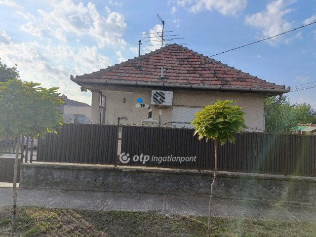 Eladó családi ház, Üllőn 53 M Ft, 2 szobás