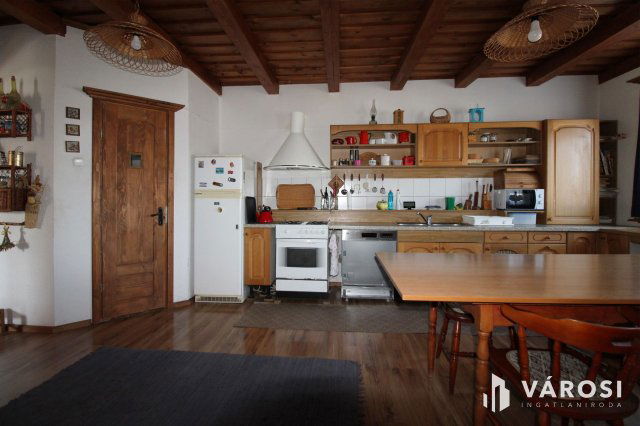 Eladó családi ház, Herenden 128 M Ft, 3+2 szobás