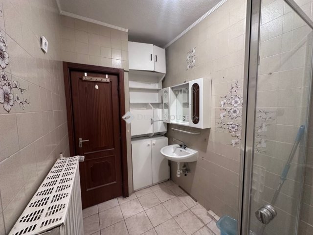 Eladó családi ház, Szegeden 180 M Ft, 7 szobás