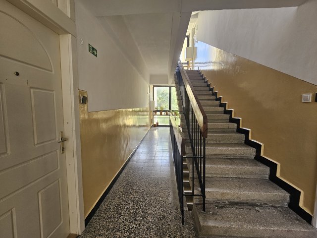 Eladó téglalakás, Szekszárdon 28 M Ft, 2 szobás
