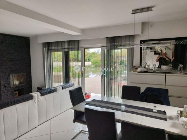 Eladó családi ház, Dunakeszin 118 M Ft, 3+1 szobás