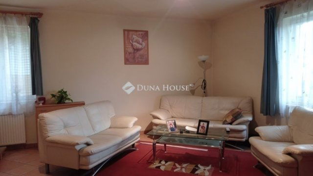 Eladó családi ház, Budapesten, XVI. kerületben 210 M Ft