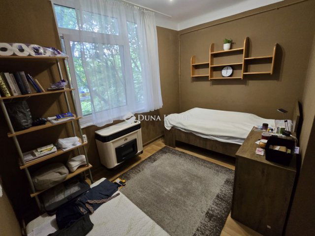 Eladó téglalakás, Veszprémben 44.9 M Ft, 2 szobás