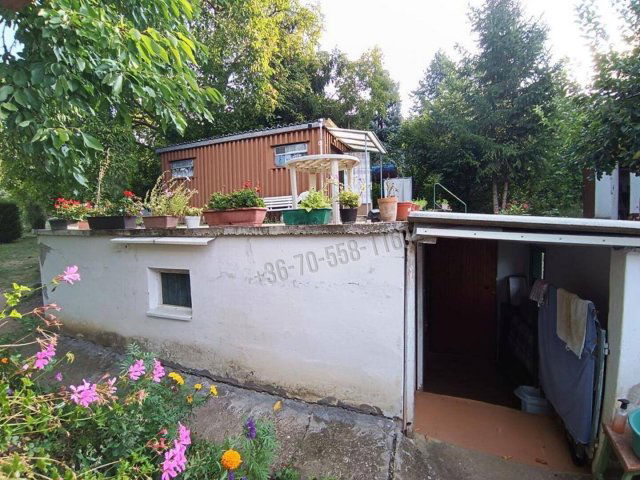 Eladó nyaraló, Vácon 11.9 M Ft, 1 szobás / költözzbe.hu