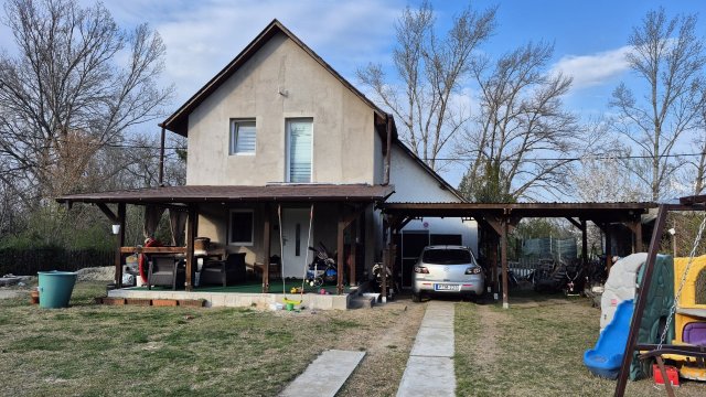 Eladó nyaraló, Délegyházán 77.3 M Ft, 4 szobás