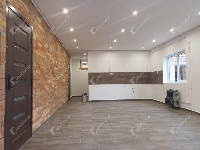 Eladó családi ház, Kunszentmártonban 28.5 M Ft, 2 szobás