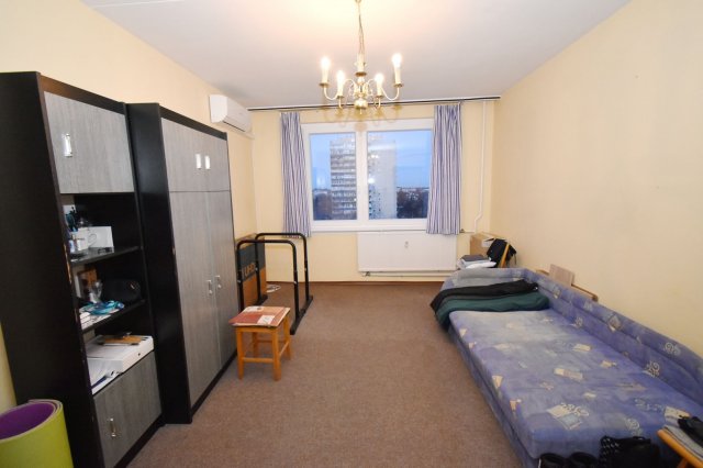 Eladó panellakás, Debrecenben 53.5 M Ft, 2 szobás