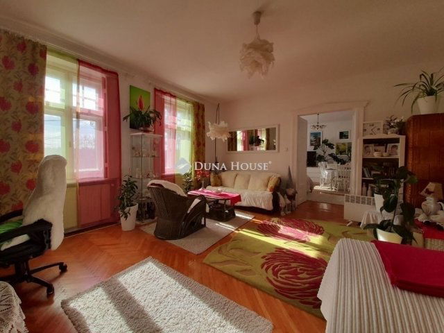 Eladó téglalakás, Gödöllőn 69.9 M Ft, 2 szobás