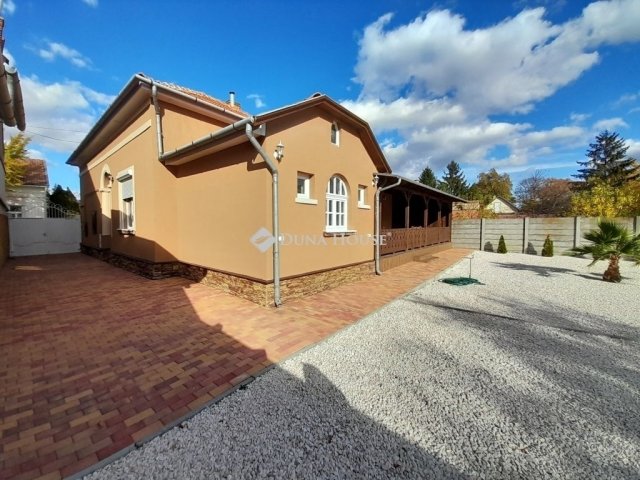 Eladó családi ház, Békéscsabán 75.9 M Ft, 4 szobás