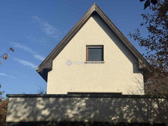 Eladó nyaraló, Biatorbágyon 26 M Ft, 3+1 szobás