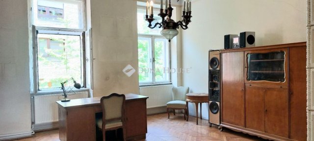 Eladó téglalakás, Budapesten, II. kerületben 134.9 M Ft