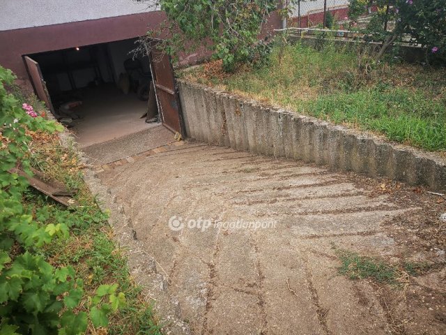Eladó családi ház, Dunaharasztin 89.9 M Ft, 5 szobás