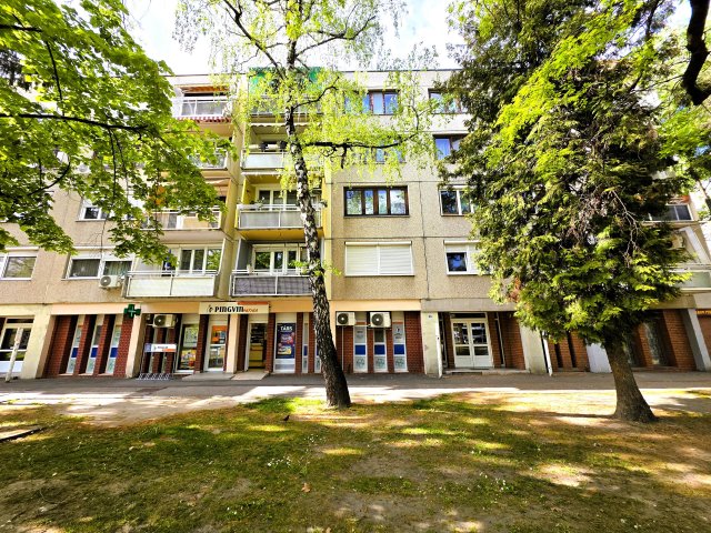 Eladó panellakás, Kiskunhalason 34.9 M Ft, 2+1 szobás