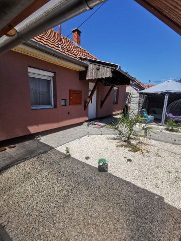 Eladó családi ház, Nagykőrösön 40 M Ft, 2 szobás