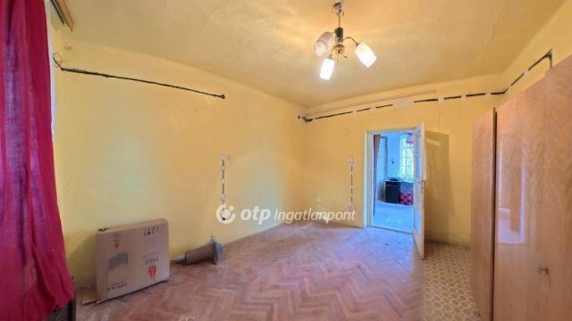 Eladó családi ház, Mezőkövesden 26.5 M Ft, 2 szobás