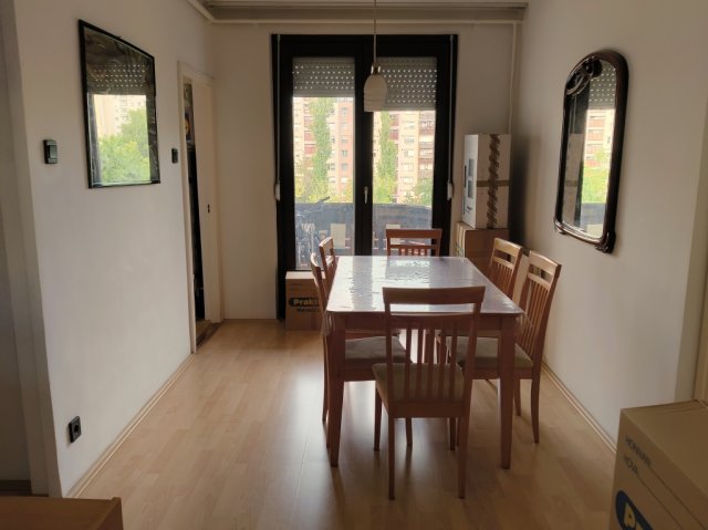 Eladó panellakás, Debrecenben 61.9 M Ft, 3 szobás