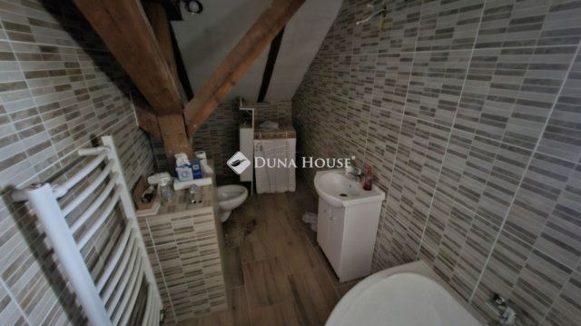 Eladó téglalakás, Budapesten, XVII. kerületben 95 M Ft, 4 szobás