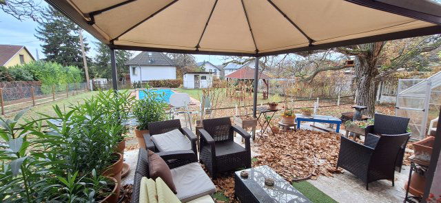 Eladó családi ház, Budaörsön 180 M Ft, 4+1 szobás