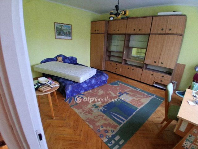 Eladó családi ház, Ácson 52 M Ft, 4 szobás