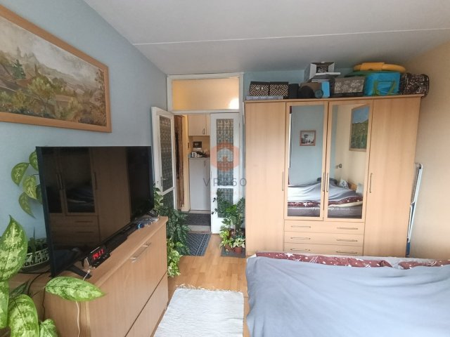 Eladó panellakás, Pécsett, Derék-réti úton 42.5 M Ft, 2 szobás