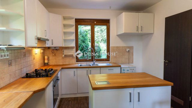 Eladó családi ház, Szentendrén, Berek utcában 179 M Ft