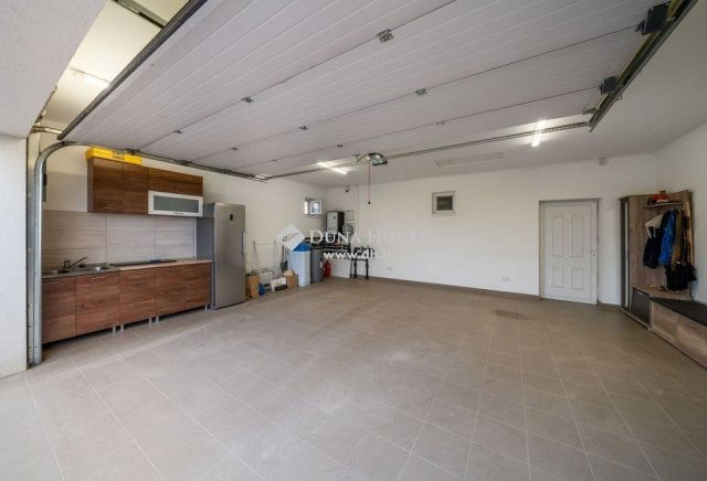 Eladó családi ház, Dabason 186 M Ft, 4 szobás