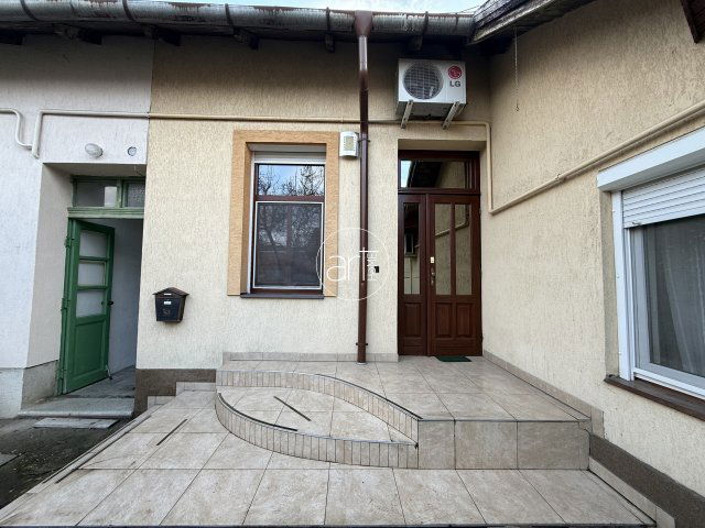 Eladó téglalakás, Szegeden 72.9 M Ft, 2 szobás