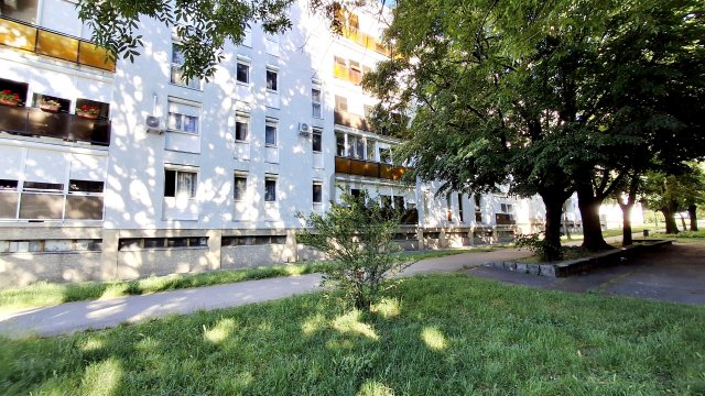 Eladó panellakás, Pécsett 51 M Ft, 3 szobás