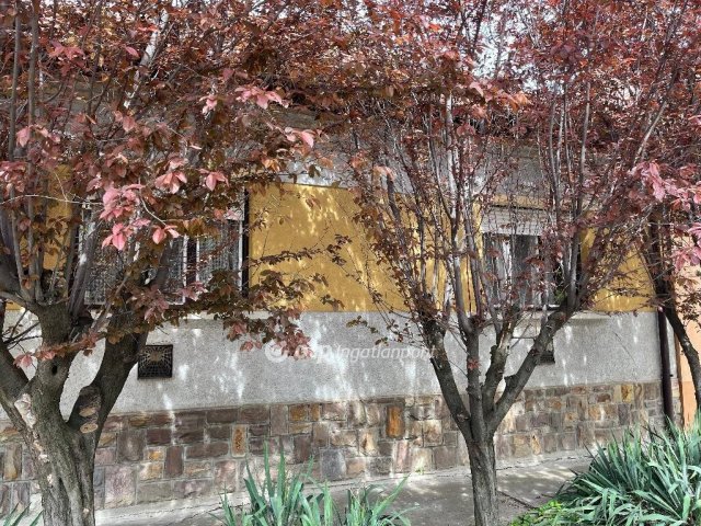 Eladó családi ház, Szolnokon 57.5 M Ft, 3+1 szobás