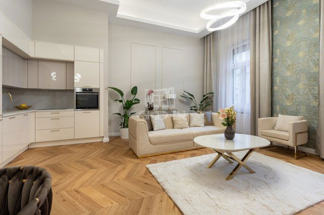 Eladó téglalakás, Budapesten, V. kerületben 225 M Ft, 3+1 szobás