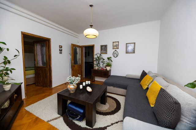 Eladó családi ház, Pécsett 148 M Ft, 5 szobás