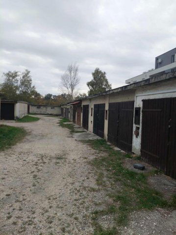 Eladó garázs, Tatabányán 7 M Ft / költözzbe.hu