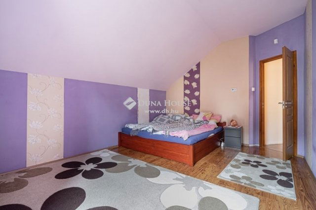 Eladó családi ház, Szigetszentmiklóson 170 M Ft, 4 szobás