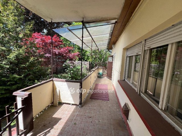Eladó családi ház, Budapesten, XV. kerületben 79.9 M Ft
