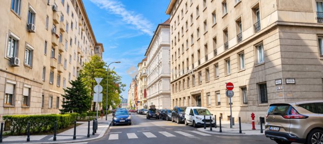 Eladó téglalakás, Budapesten, V. kerületben 115 M Ft, 2 szobás