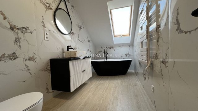 Eladó ikerház, Balatonfüreden 220 M Ft, 4 szobás