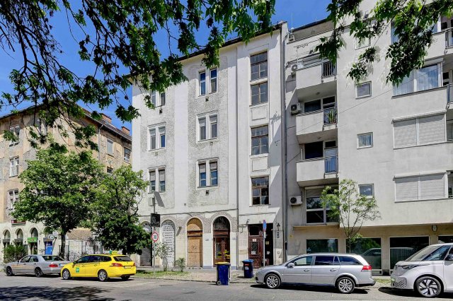 Eladó téglalakás, Budapesten, VIII. kerületben, Illés utcában