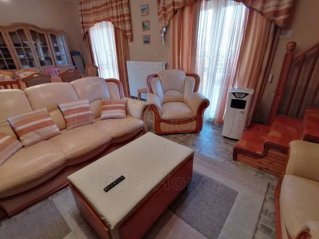 Eladó családi ház, Balatonbogláron 189.99 M Ft, 6 szobás