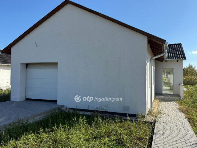 Eladó családi ház, Ráckevén 85.9 M Ft, 4 szobás