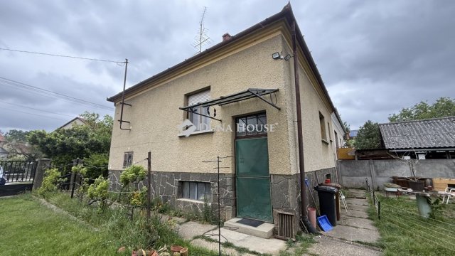 Eladó családi ház, Sárváron 49.9 M Ft, 2 szobás