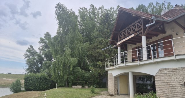 Eladó nyaraló, Véneken 119 M Ft, 3 szobás / költözzbe.hu