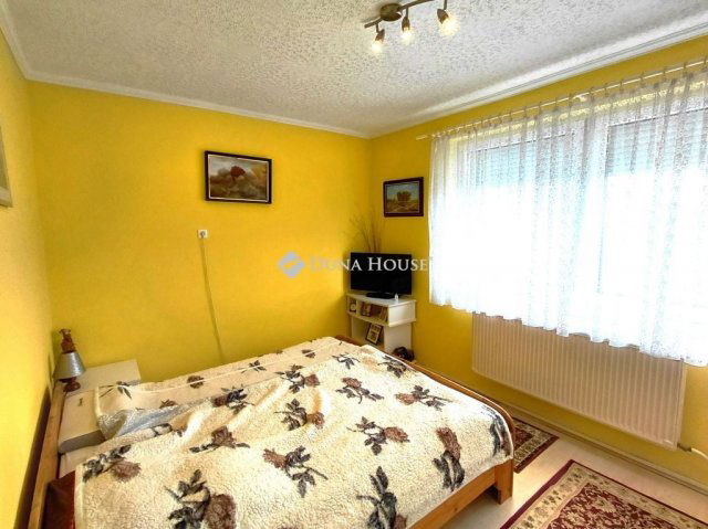 Eladó családi ház, Vámospércsen 78.9 M Ft, 5+1 szobás