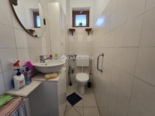 Eladó családi ház, Hosszúhetényen 89.5 M Ft, 5 szobás