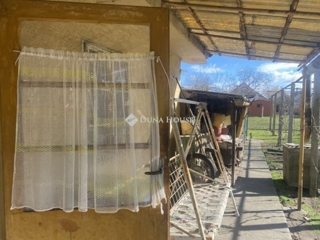 Eladó családi ház, Monoron 64 M Ft, 3 szobás