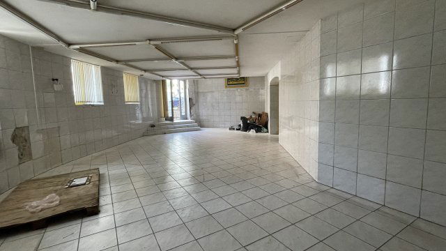 Kiadó üzlethelyiség, XII. kerületben, Böszörményi úton